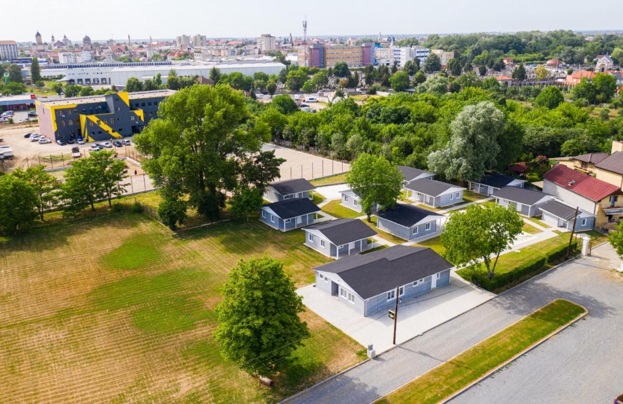 Poiana Cu Flori Aparthotel Satu Mare Bagian luar foto