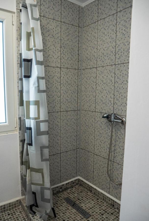 Poiana Cu Flori Aparthotel Satu Mare Bagian luar foto